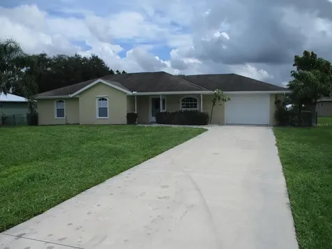 846 SE 38th Avenue Okeechobee FL 34974