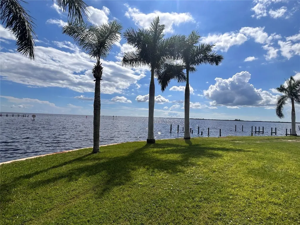 143 Creek Drive SE Port Charlotte FL 33952
