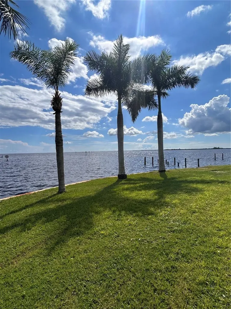 143 Creek Drive SE Port Charlotte FL 33952