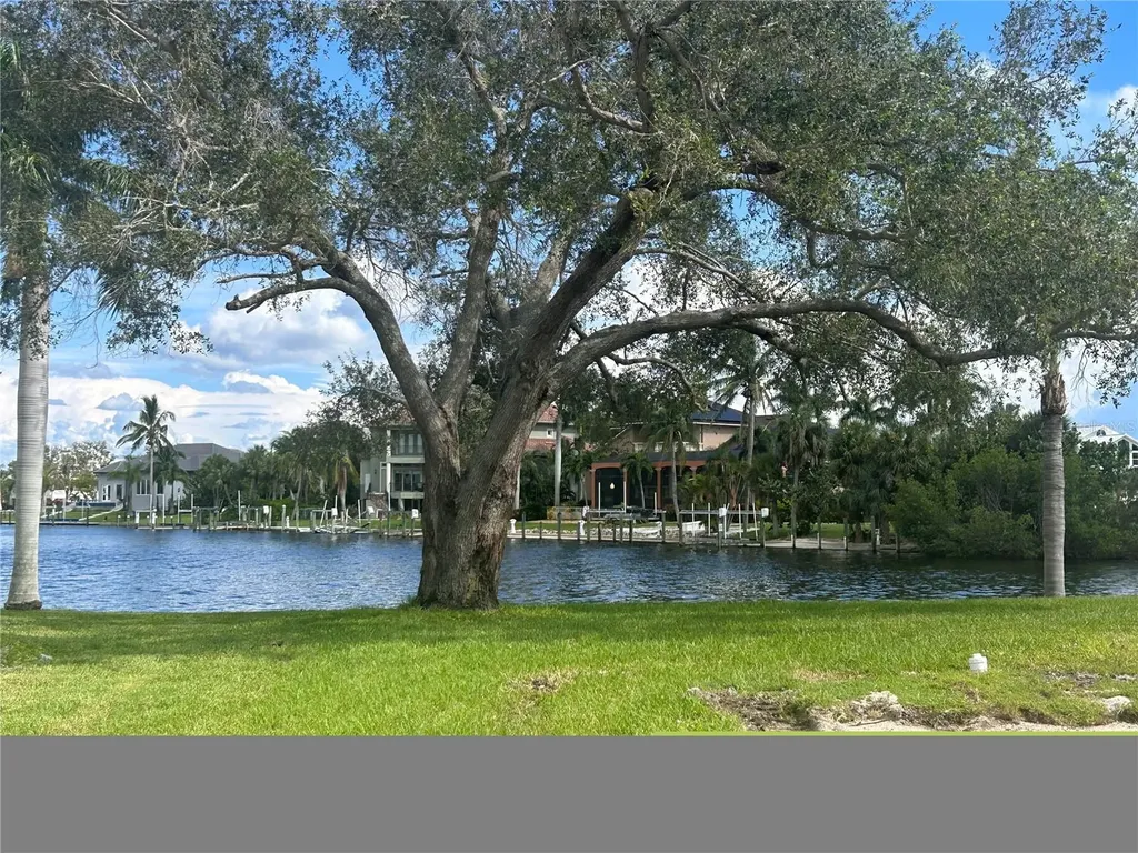 143 Creek Drive SE Port Charlotte FL 33952