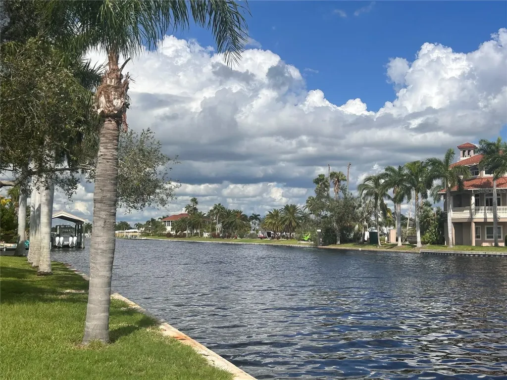 143 Creek Drive SE Port Charlotte FL 33952