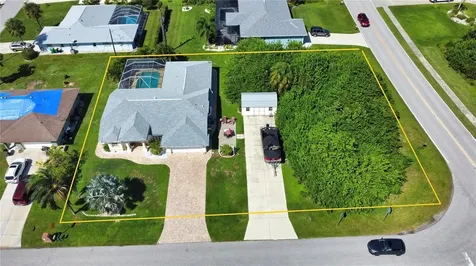 9082 Apple Valley Avenue Englewood FL 34224