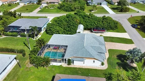 9082 Apple Valley Avenue Englewood FL 34224