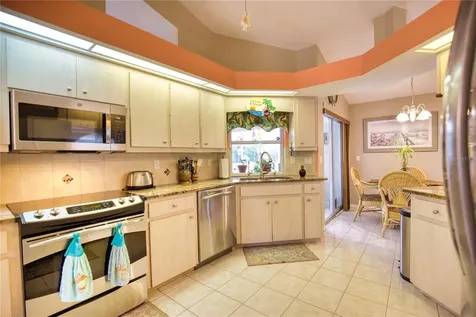 9082 Apple Valley Avenue Englewood FL 34224