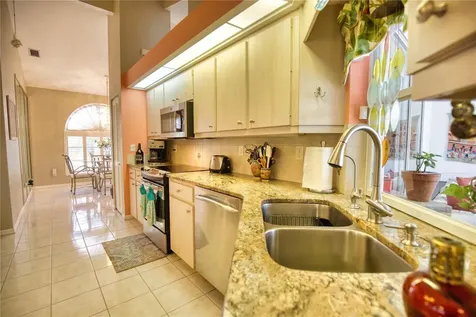 9082 Apple Valley Avenue Englewood FL 34224