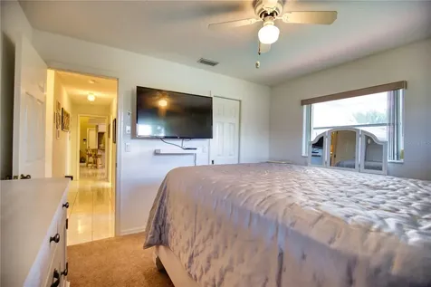 9082 Apple Valley Avenue Englewood FL 34224
