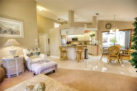 9082 Apple Valley Avenue Englewood FL 34224