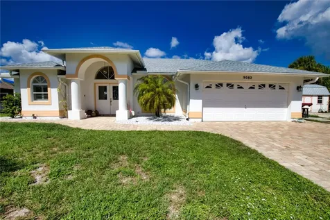 9082 Apple Valley Avenue Englewood FL 34224