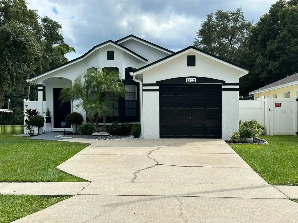 1322 Oak Grove Court Kissimmee FL 34744
