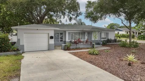 4566 24th Avenue N St Petersburg FL 33713