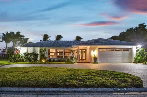2042 Iowa Avenue NE St Petersburg FL 33703