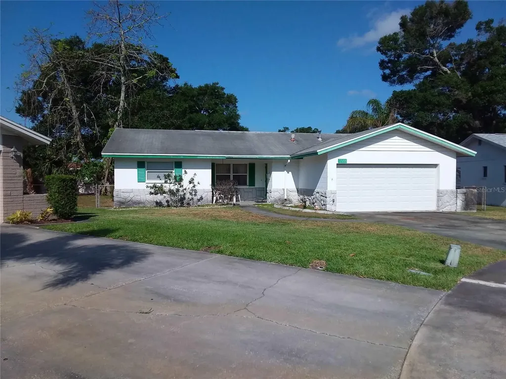 5014 54th Way N St Petersburg FL 33709