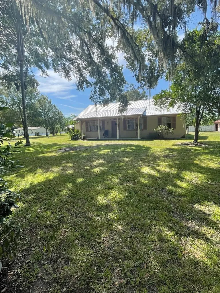 6222 SE Highway 42 Summerfield FL 34491
