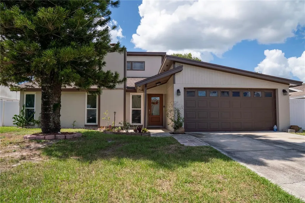 6814 Dickinson Court Tampa FL 33634