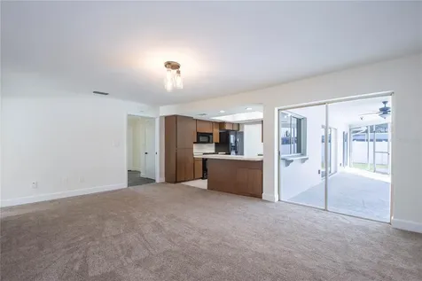 2010 Tanglewood Way NE St Petersburg FL 33702