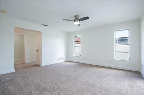 2010 Tanglewood Way NE St Petersburg FL 33702