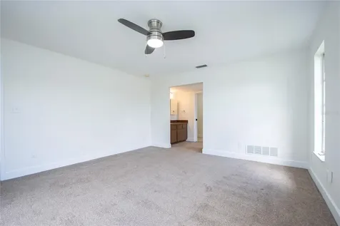2010 Tanglewood Way NE St Petersburg FL 33702
