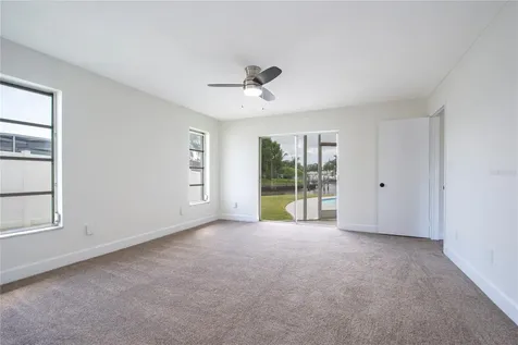 2010 Tanglewood Way NE St Petersburg FL 33702