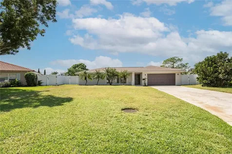 2010 Tanglewood Way NE St Petersburg FL 33702