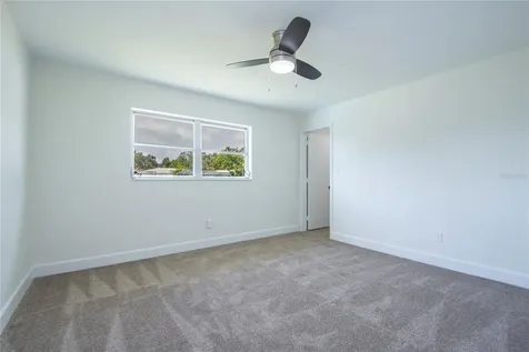 2010 Tanglewood Way NE St Petersburg FL 33702