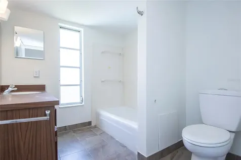 2010 Tanglewood Way NE St Petersburg FL 33702