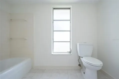 2010 Tanglewood Way NE St Petersburg FL 33702
