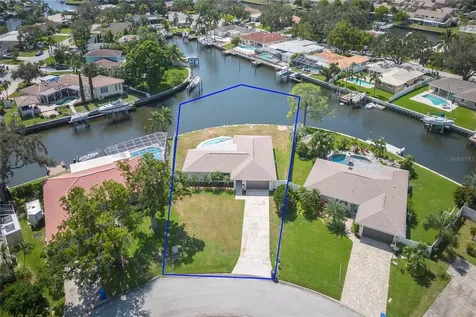 2010 Tanglewood Way NE St Petersburg FL 33702