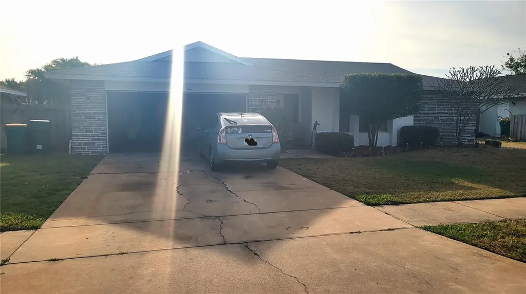 208 Harbour Drive W Indian Harbour Beach FL 32937