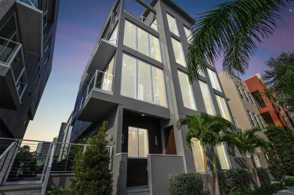 541 4th Avenue S St Petersburg FL 33701
