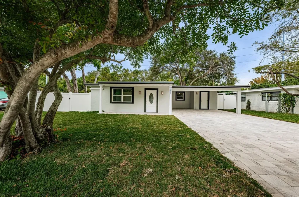 5229 58th Avenue N St Petersburg FL 33709