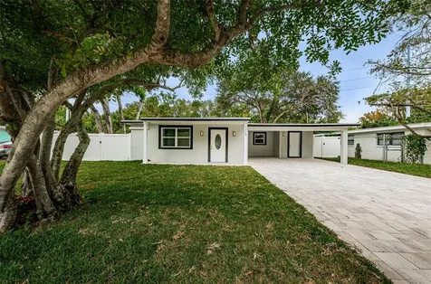 5229 58th Avenue N St Petersburg FL 33709