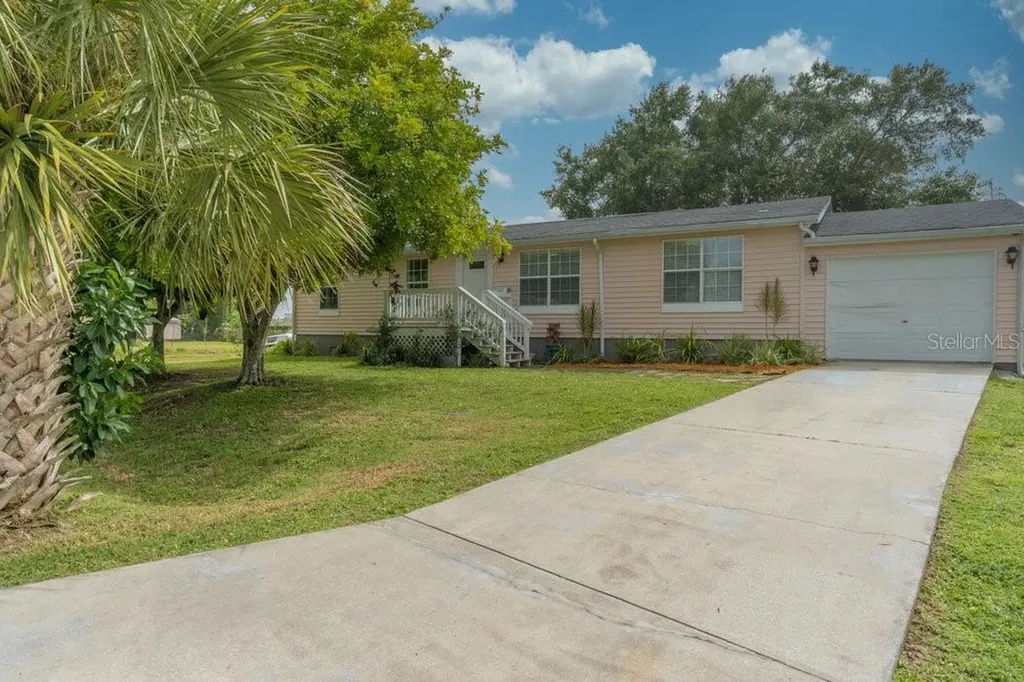 300 Stewart Lane Lehigh Acres FL 33936