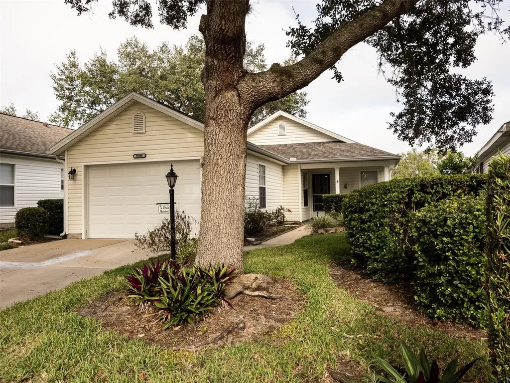 25217 Cranes Roost Circle Leesburg FL 34748