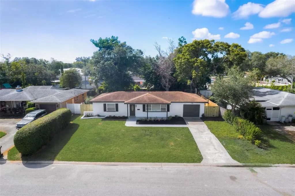 6172 37th Avenue N St Petersburg FL 33710