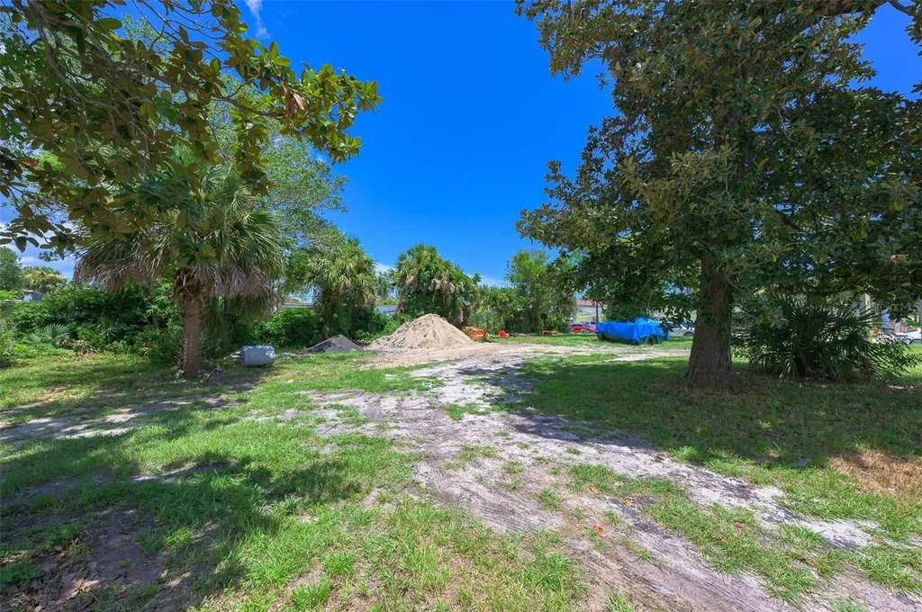 000 Ridgewood Avenue Holly Hill FL 32117