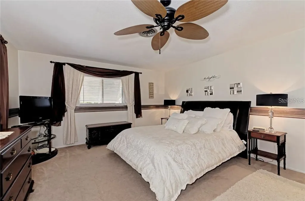910 Caples Street Englewood FL 34223