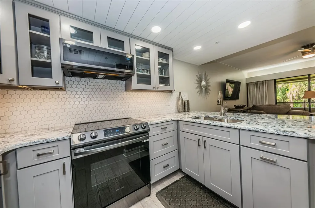 36750 Us Highway 19 N Palm Harbor FL 34684