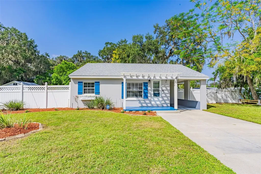 161 N Sunset Drive Mount Dora FL 32757