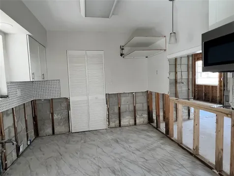 400 83rd Avenue NE St Petersburg FL 33702