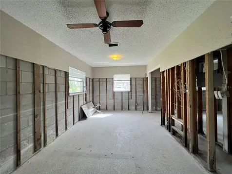 400 83rd Avenue NE St Petersburg FL 33702