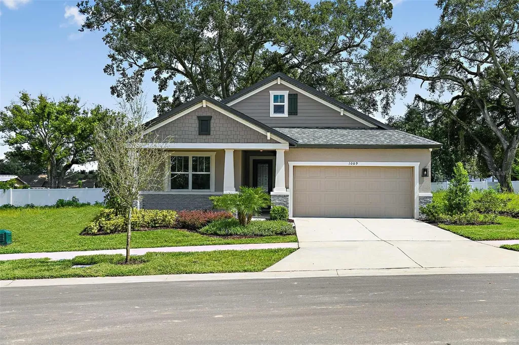 1009 Davis Heather Circle Seffner FL 33584
