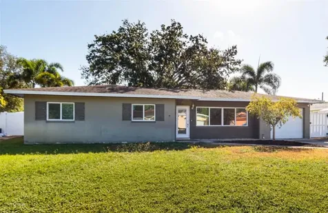 1821 Winchester Road N St Petersburg FL 33710