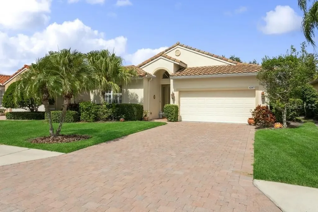 4207 66th Terrace E Sarasota FL 34243