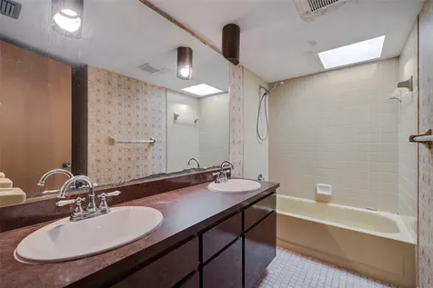1320 Coral Way S St Petersburg FL 33705