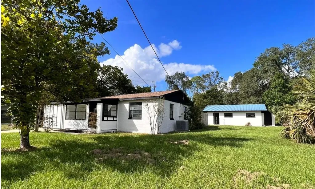 302 Debary Drive Debary FL 32713