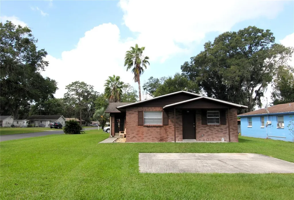 4819 17th Street Zephyrhills FL 33542