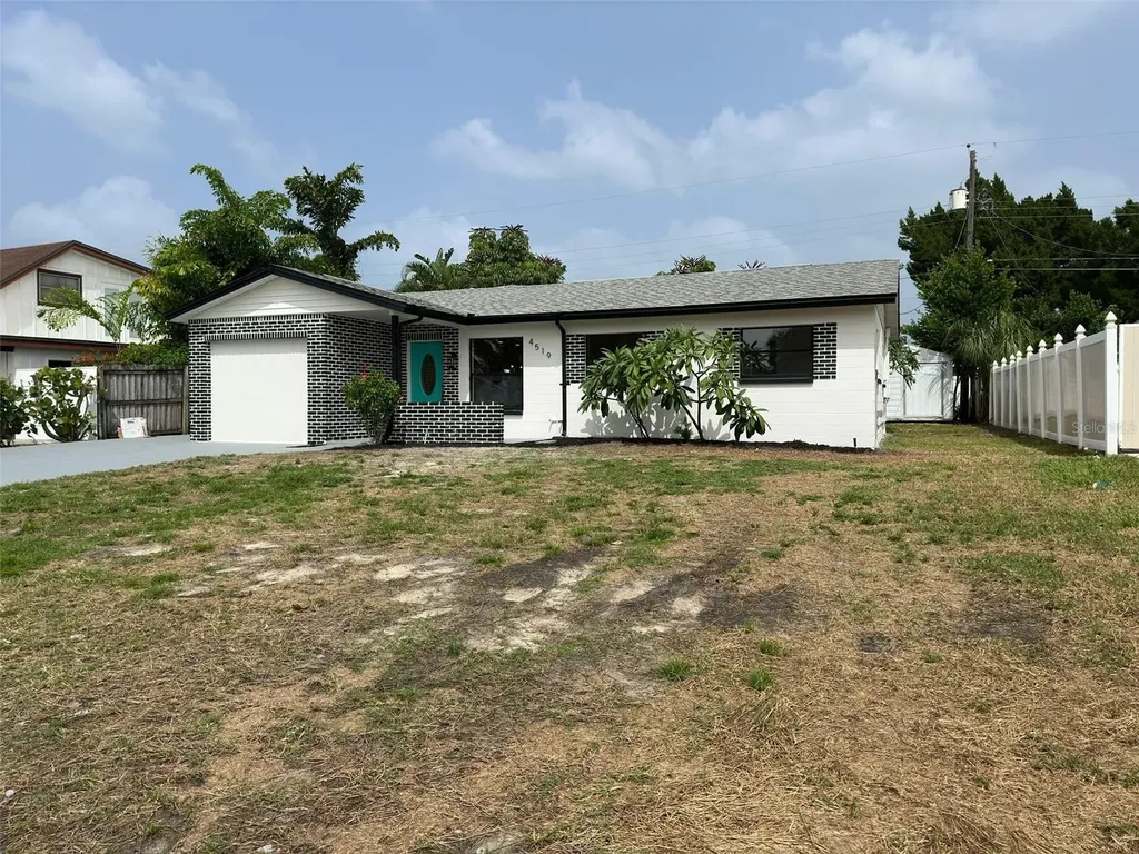 4519 W Hiawatha Street Tampa FL 33614