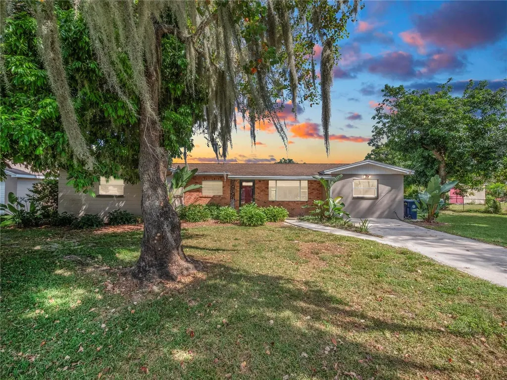 111 Eau Claire Street Auburndale FL 33823