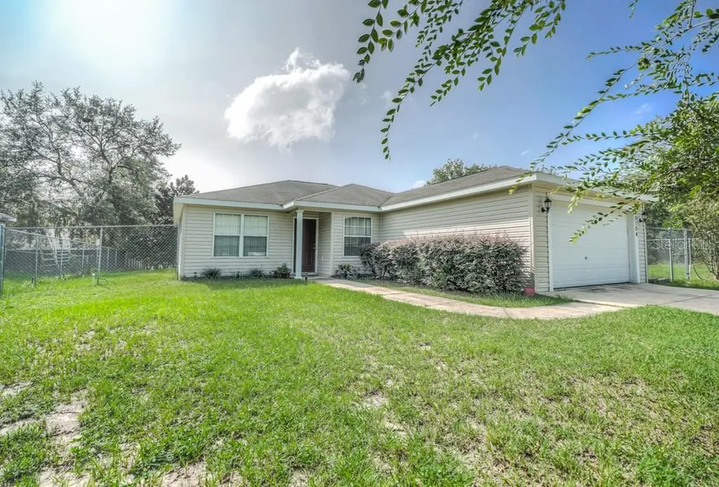40104 Palm Street Lady Lake FL 32159