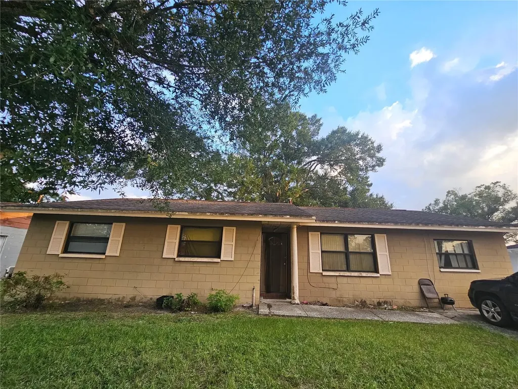 5609 Hughes Court Tampa FL 33619